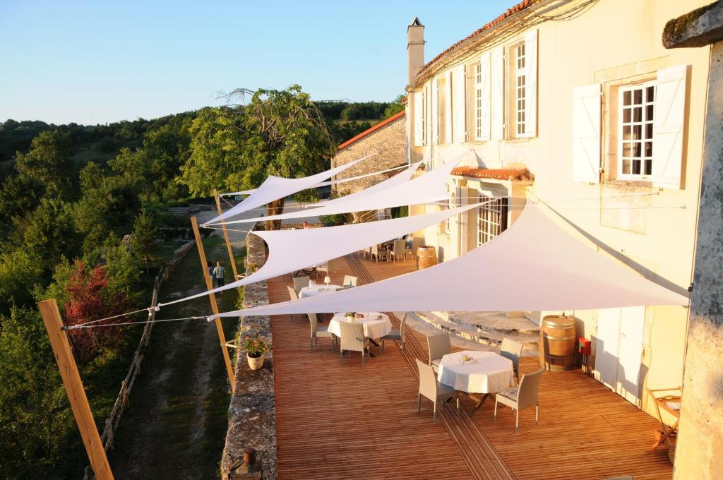 Logis Hotels Domaine Du Chatelard Dirac Zewnętrze zdjęcie